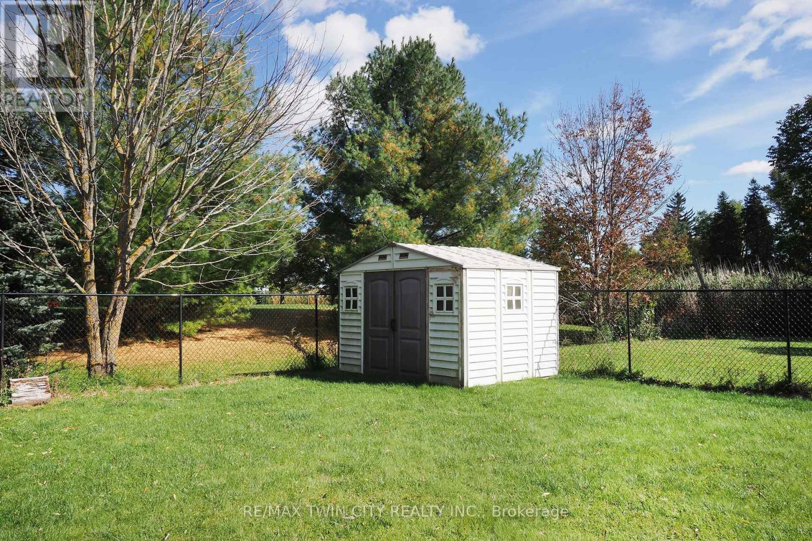 30 Nesbitt Street, Mapleton, Ontario  N0B 1A0 - Photo 46 - X13875388