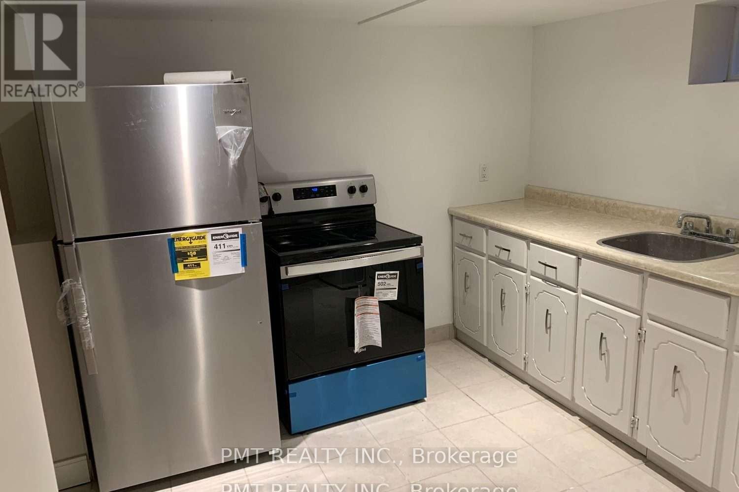 Bsmt - 39 Windermere Avenue, Toronto, Ontario  M6S 3J3 - Photo 15 - W13773408