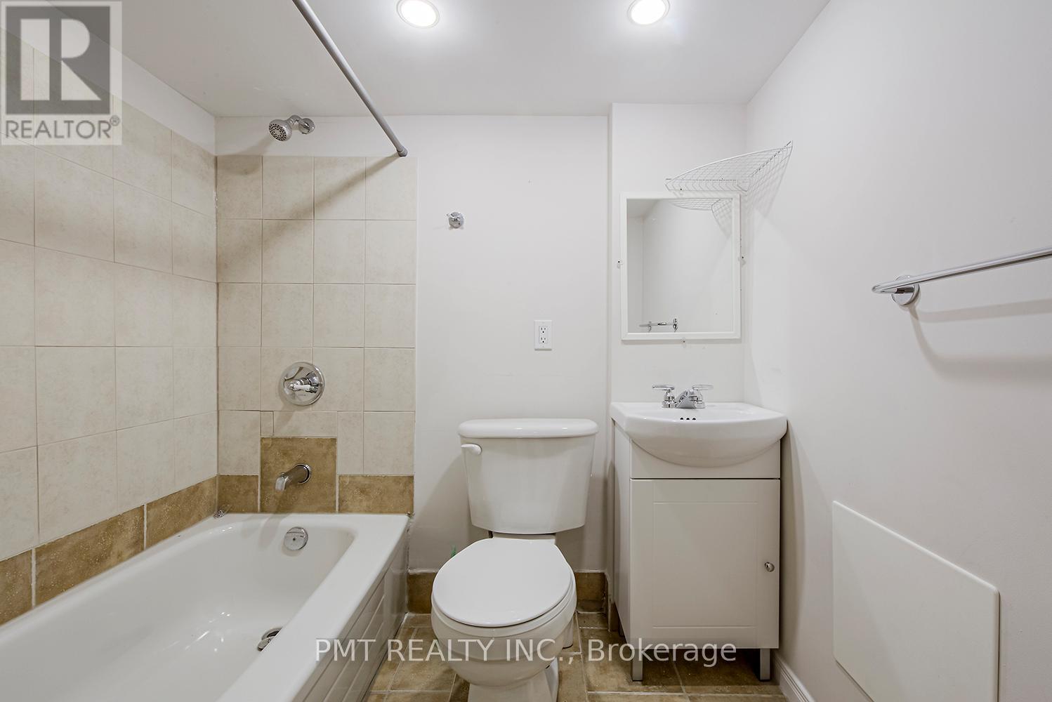 Bsmt - 39 Windermere Avenue, Toronto, Ontario  M6S 3J3 - Photo 20 - W13773408