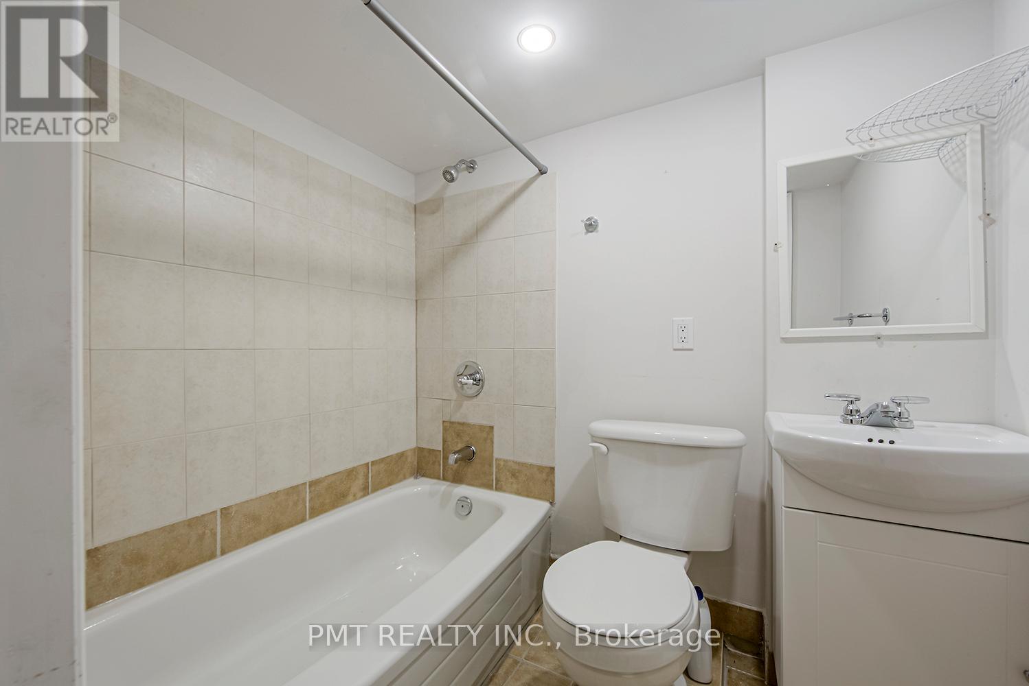 Bsmt - 39 Windermere Avenue, Toronto, Ontario  M6S 3J3 - Photo 21 - W13773408