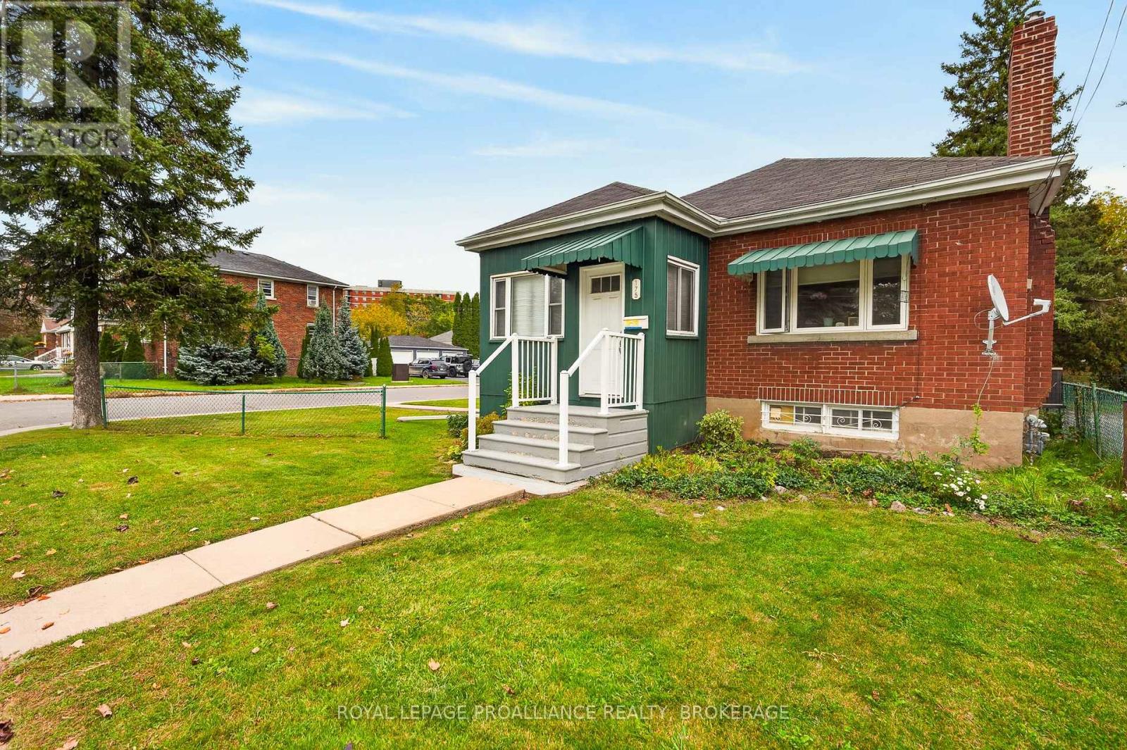 175 Regent Street, Kingston, Ontario  K7L 4K2 - Photo 2 - X13875524