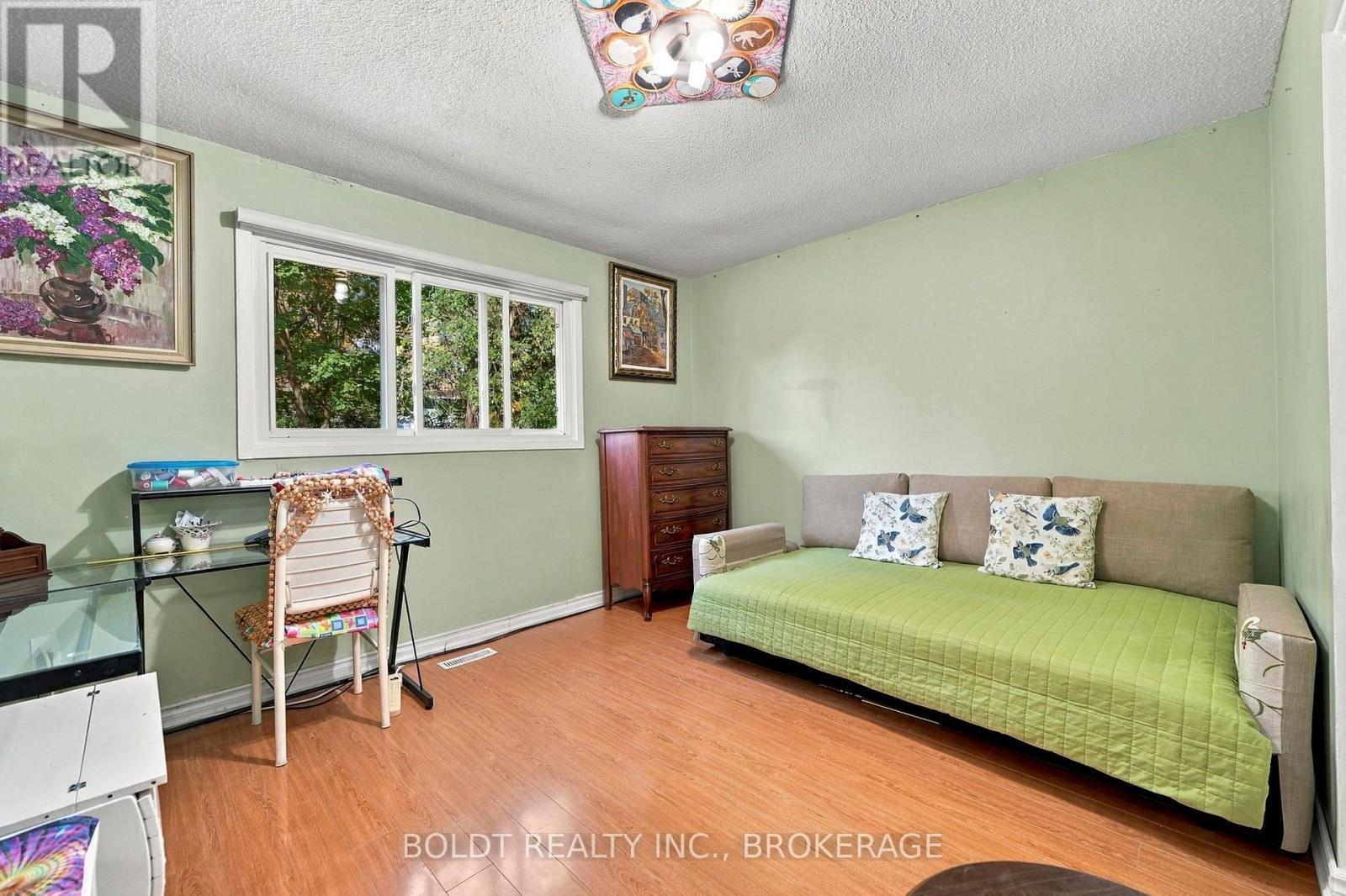 2554 Cobbinshaw Circle, Mississauga, Ontario  L5N 2G3 - Photo 14 - W13875670