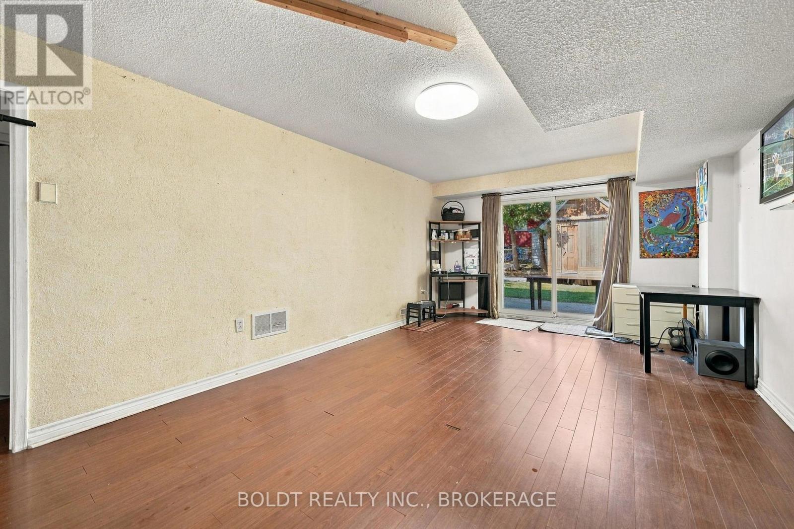 2554 Cobbinshaw Circle, Mississauga, Ontario  L5N 2G3 - Photo 19 - W13875670