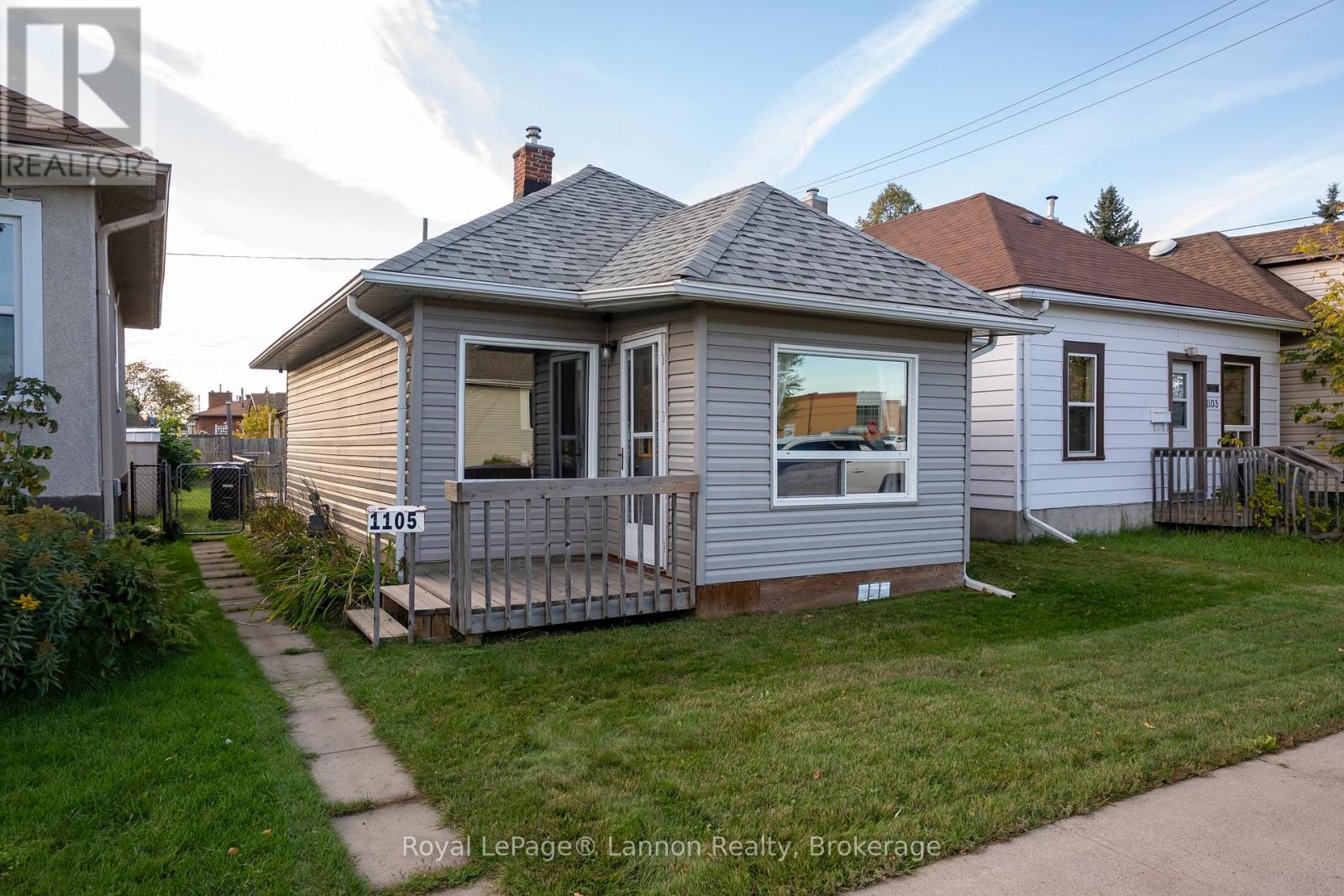 1105 Brown Street, Thunder Bay, Ontario  P7E 2M1 - Photo 1 - X13875436
