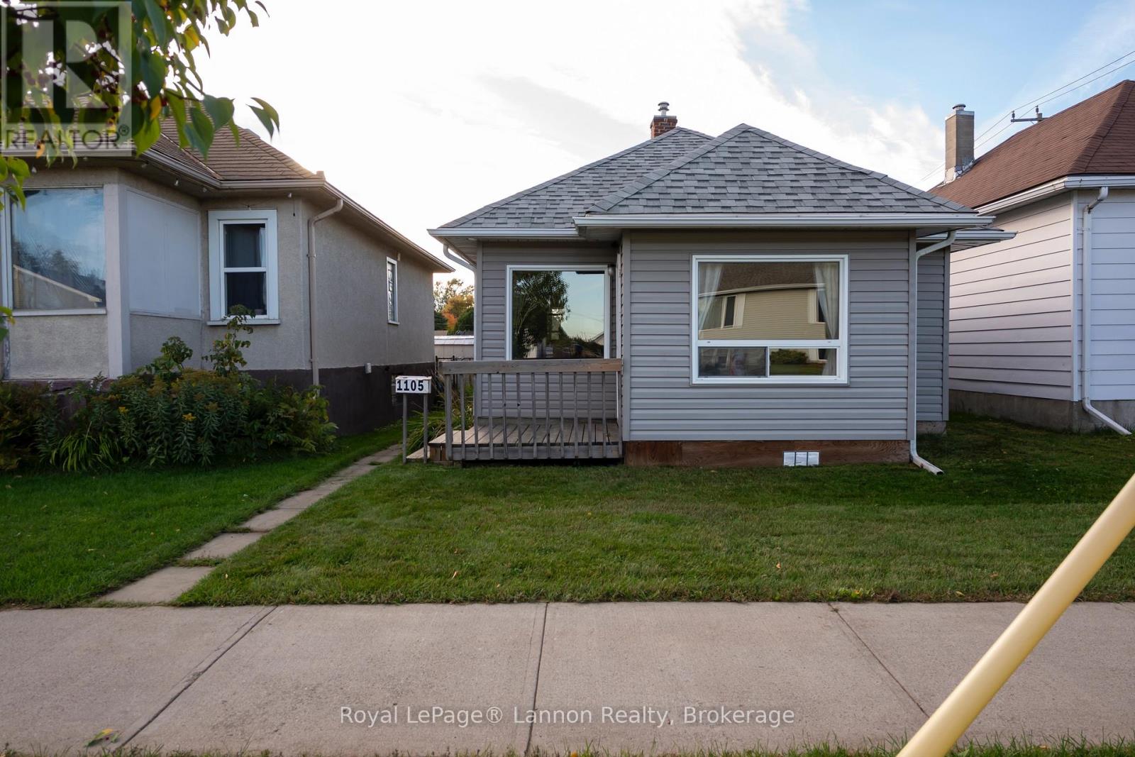 1105 Brown Street, Thunder Bay, Ontario  P7E 2M1 - Photo 2 - X13875436