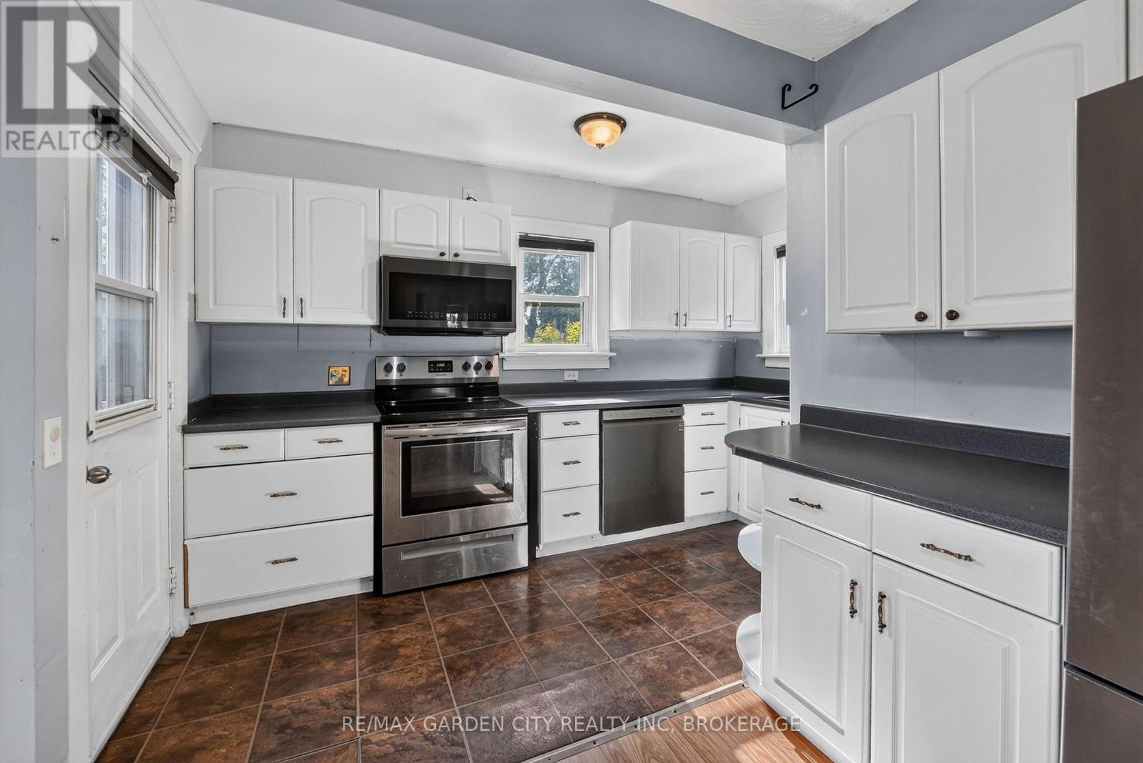 118 Lowell Avenue, St. Catharines, Ontario  L2R 2E2 - Photo 8 - X13875700