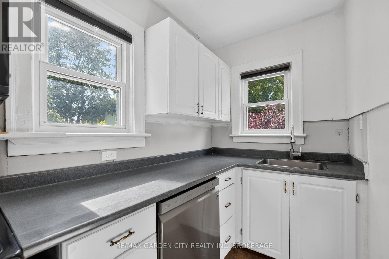 118 Lowell Avenue, St. Catharines, Ontario  L2R 2E2 - Photo 9 - X13875700