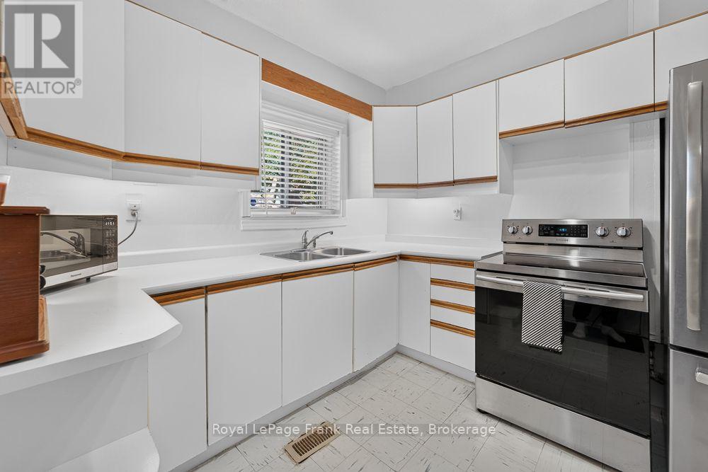 72 Twenty Second Street, Toronto, Ontario  M8V 3M4 - Photo 13 - W13875600