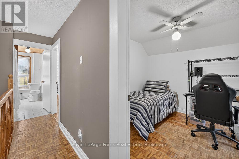 72 Twenty Second Street, Toronto, Ontario  M8V 3M4 - Photo 17 - W13875600