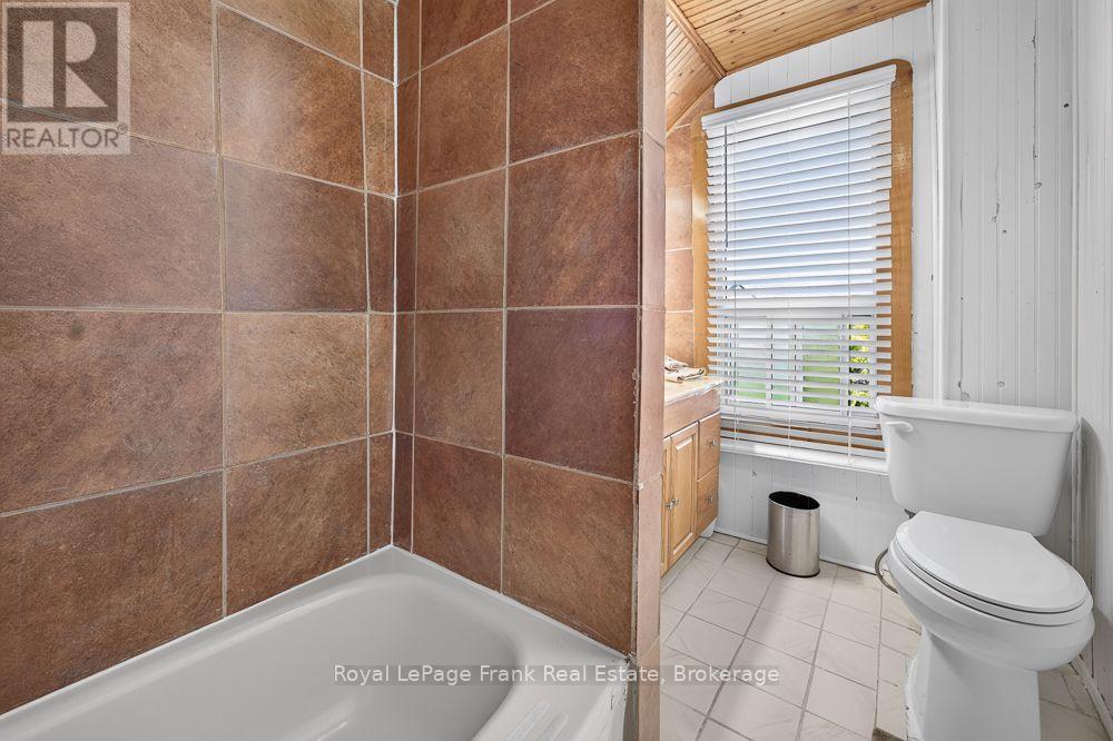 72 Twenty Second Street, Toronto, Ontario  M8V 3M4 - Photo 22 - W13875600