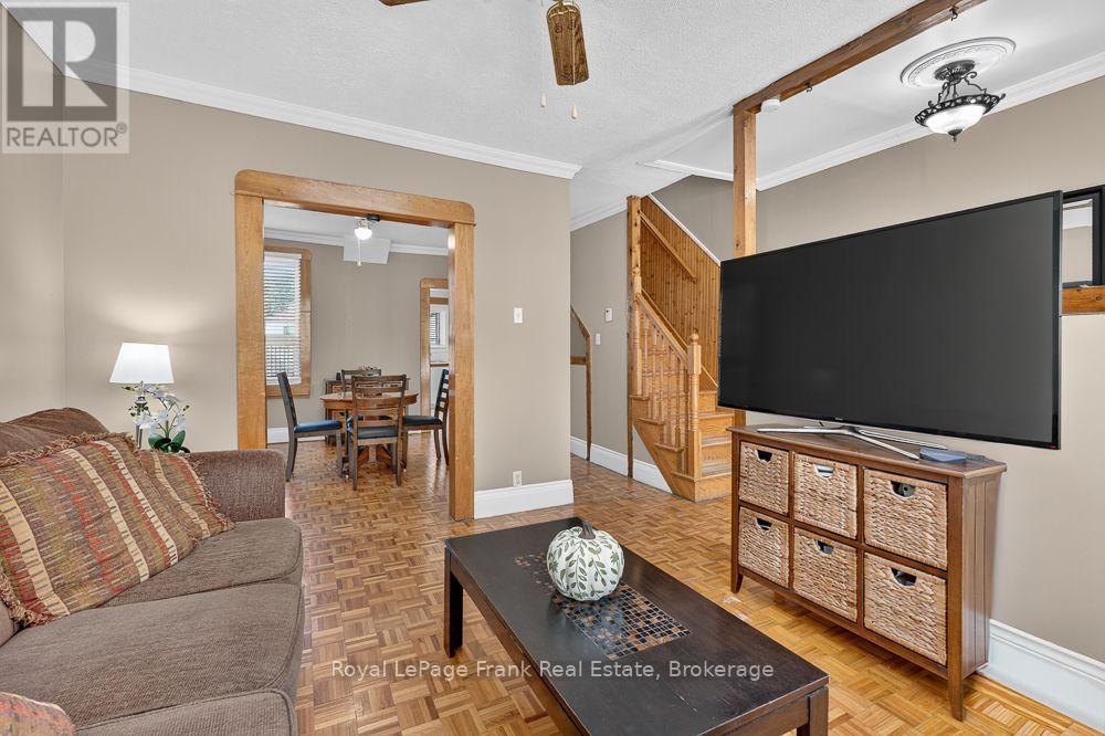 72 Twenty Second Street, Toronto, Ontario  M8V 3M4 - Photo 7 - W13875600