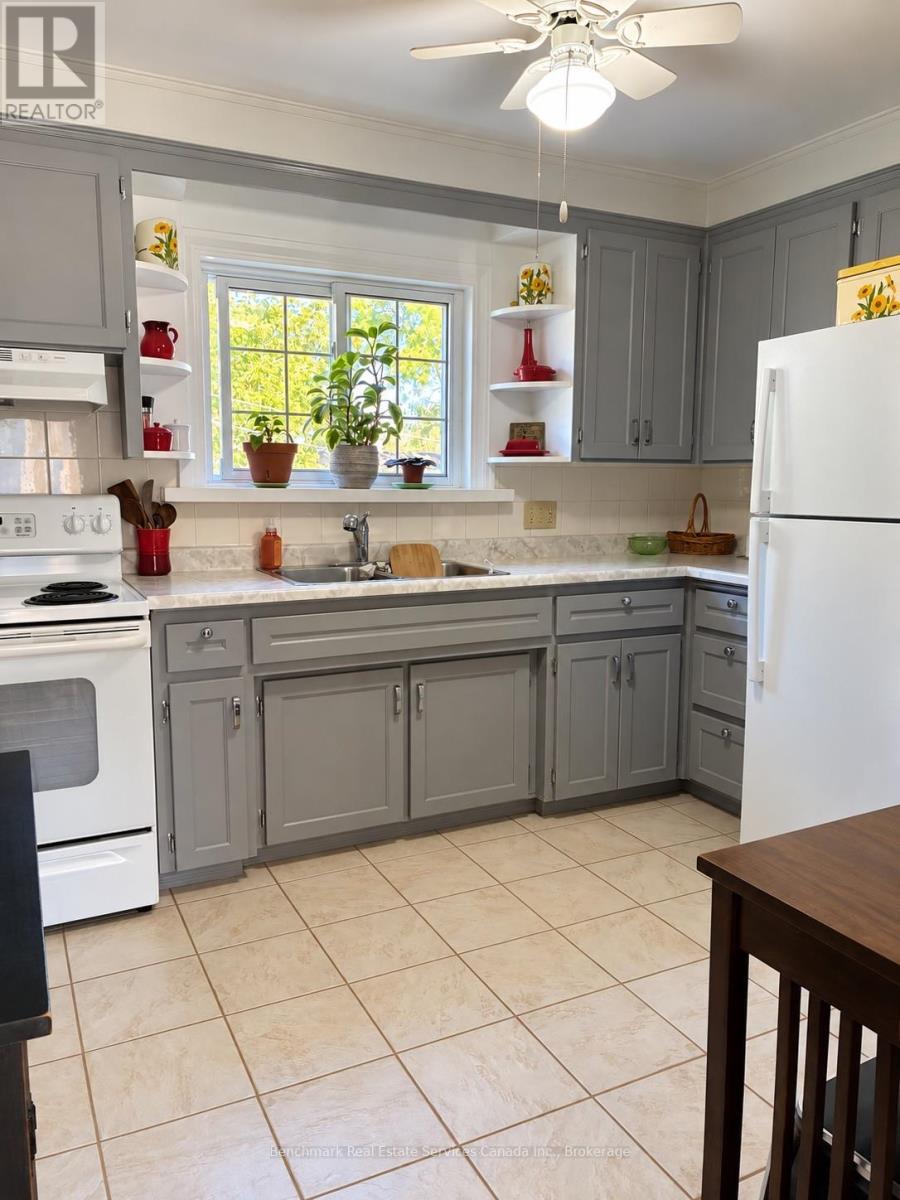 56 Sanders Street E, South Huron, Ontario N0M 1S1 - Photo 3 - X13875672