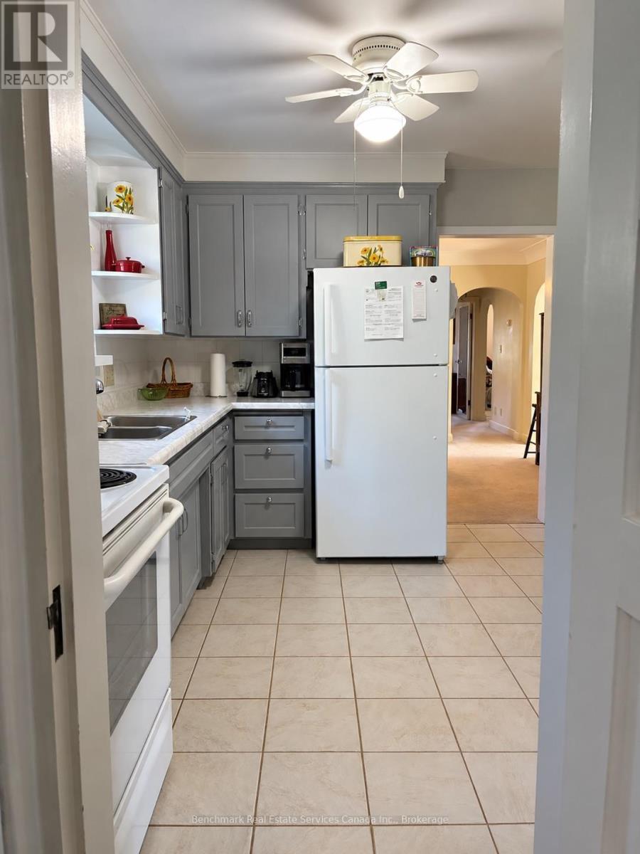 56 Sanders Street E, South Huron, Ontario N0M 1S1 - Photo 4 - X13875672
