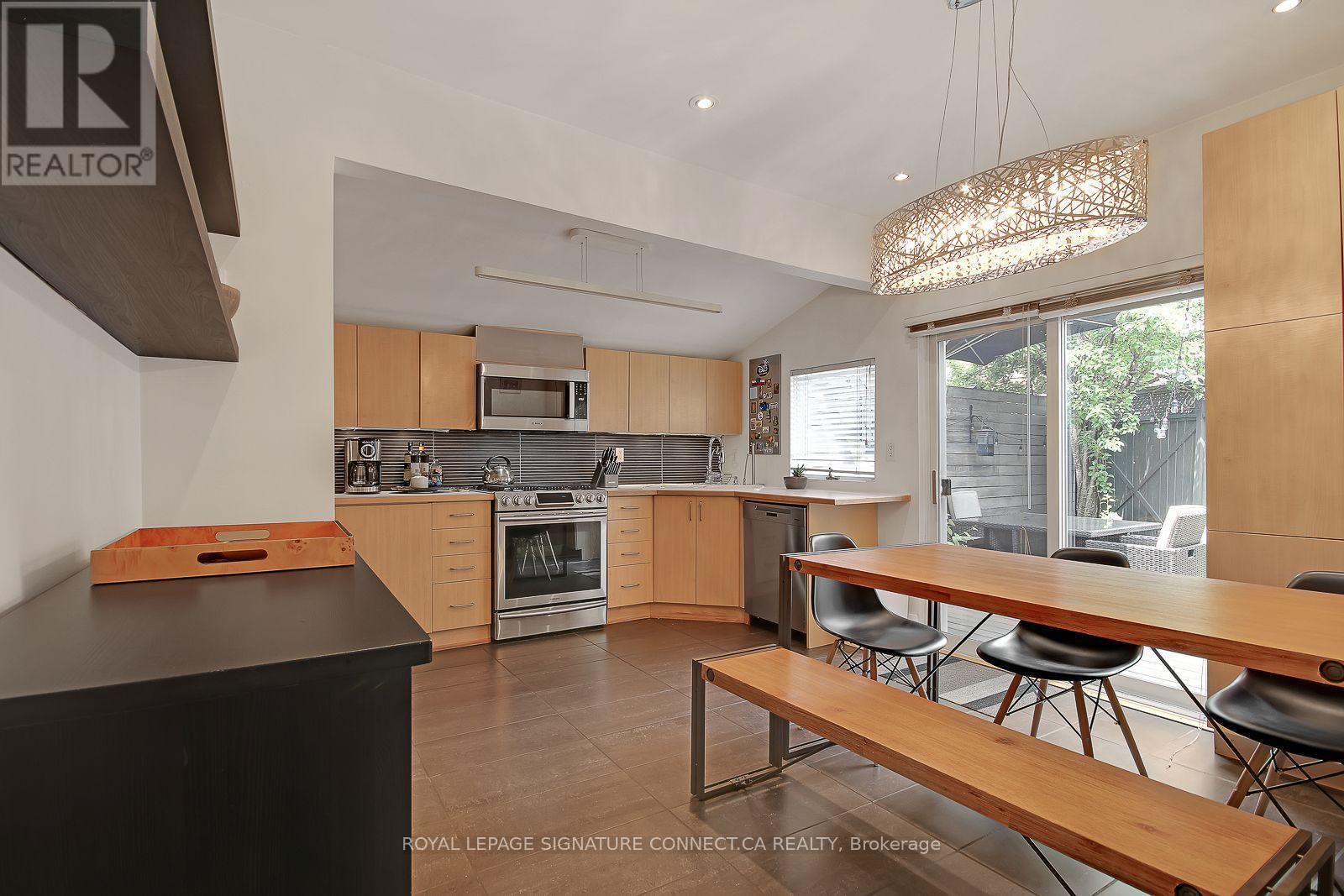 7 Ways Lane, Toronto, Ontario  M6J 2E8 - Photo 11 - C13875426