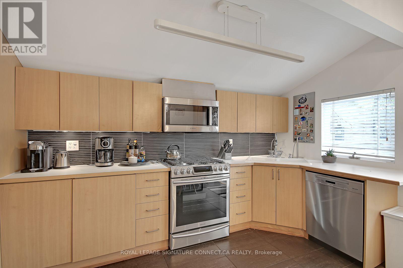 7 Ways Lane, Toronto, Ontario  M6J 2E8 - Photo 15 - C13875426