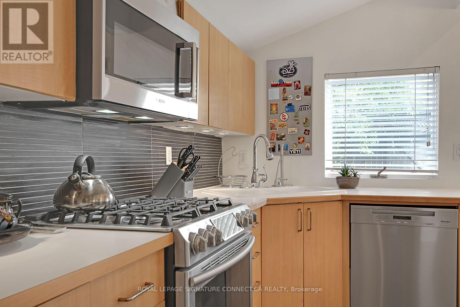 7 Ways Lane, Toronto, Ontario  M6J 2E8 - Photo 17 - C13875426