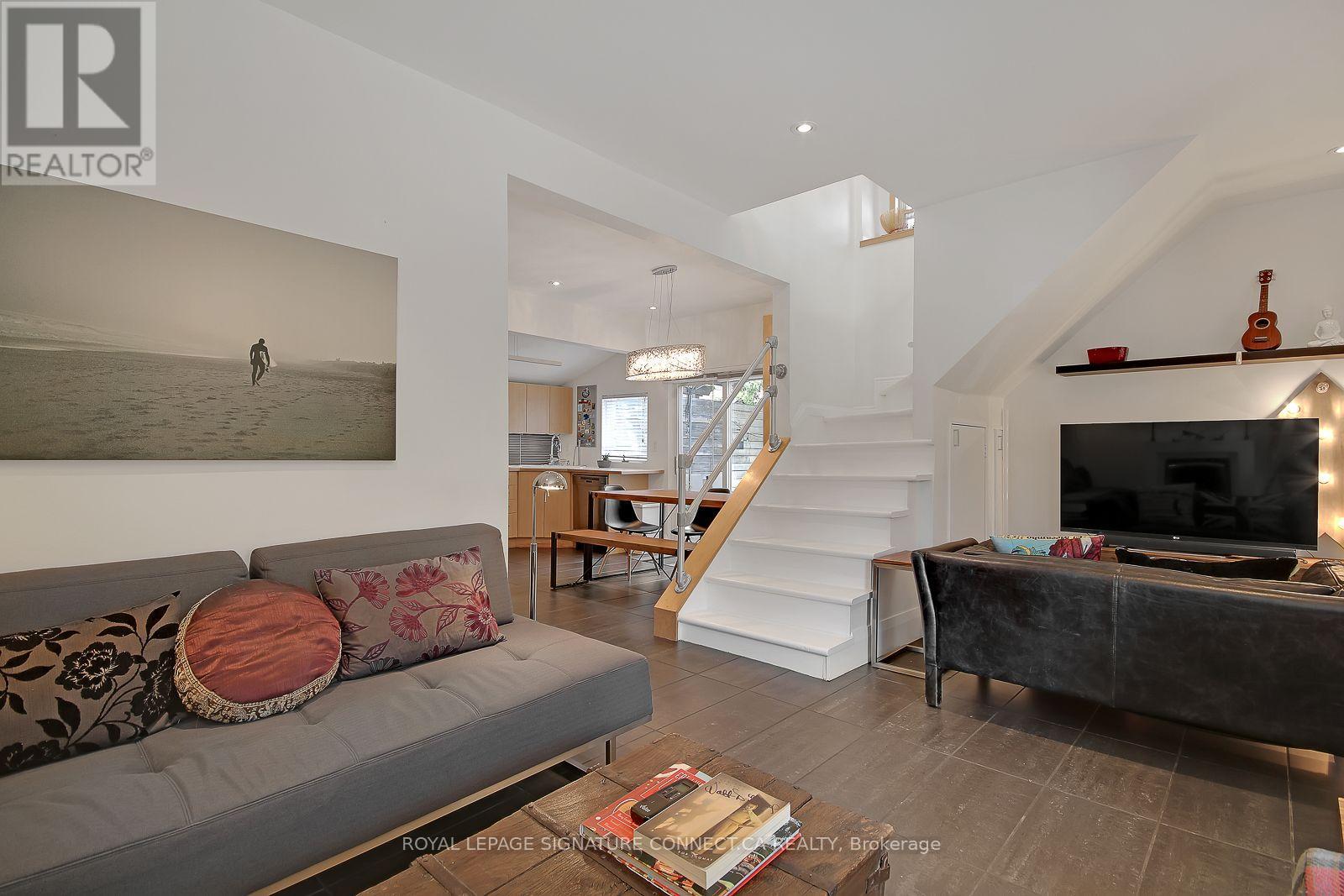 7 Ways Lane, Toronto, Ontario  M6J 2E8 - Photo 2 - C13875426
