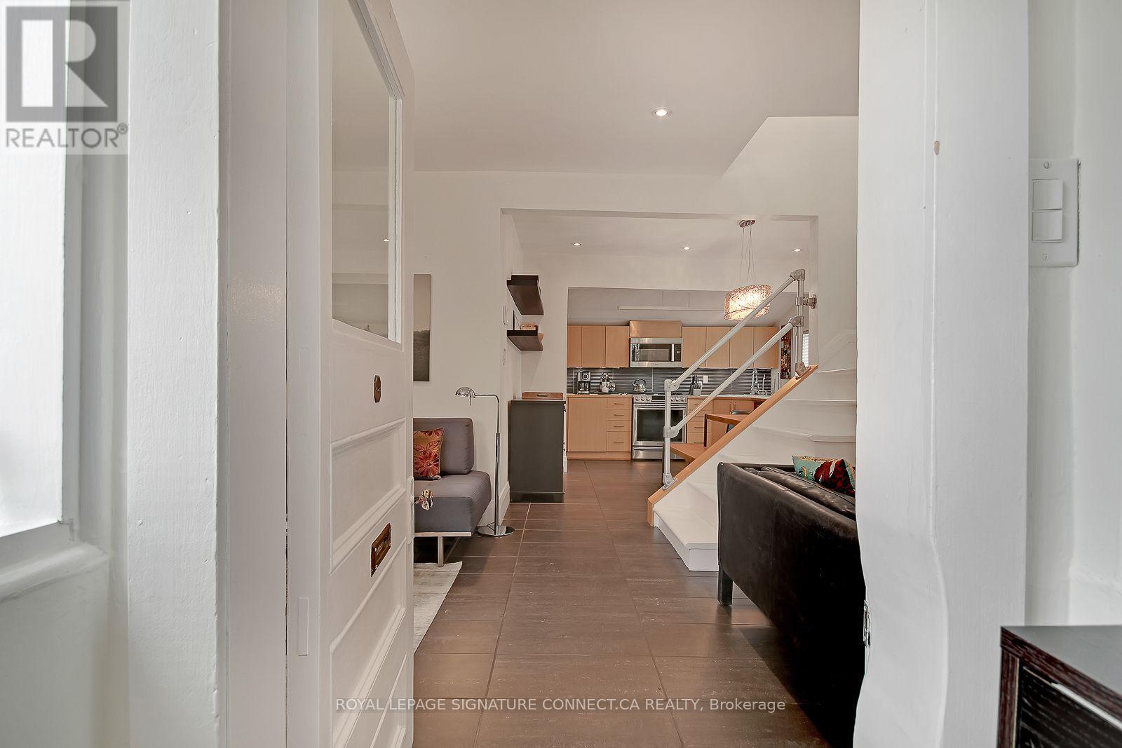 7 Ways Lane, Toronto, Ontario  M6J 2E8 - Photo 3 - C13875426