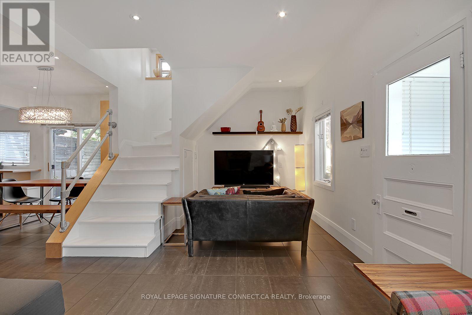7 Ways Lane, Toronto, Ontario  M6J 2E8 - Photo 9 - C13875426