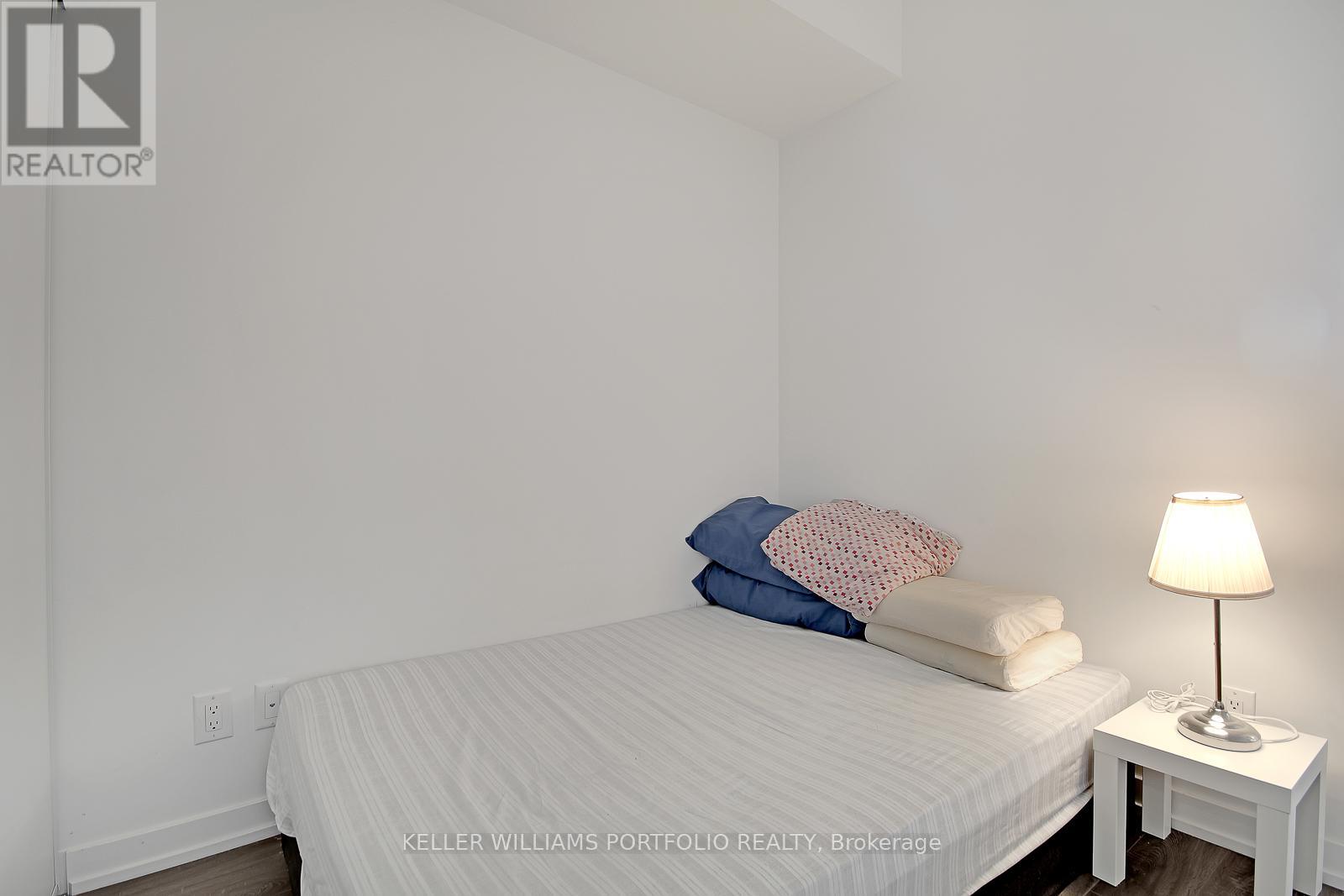 618 - 20 Edward Street, Toronto, Ontario  M5G 0C5 - Photo 4 - C13875586