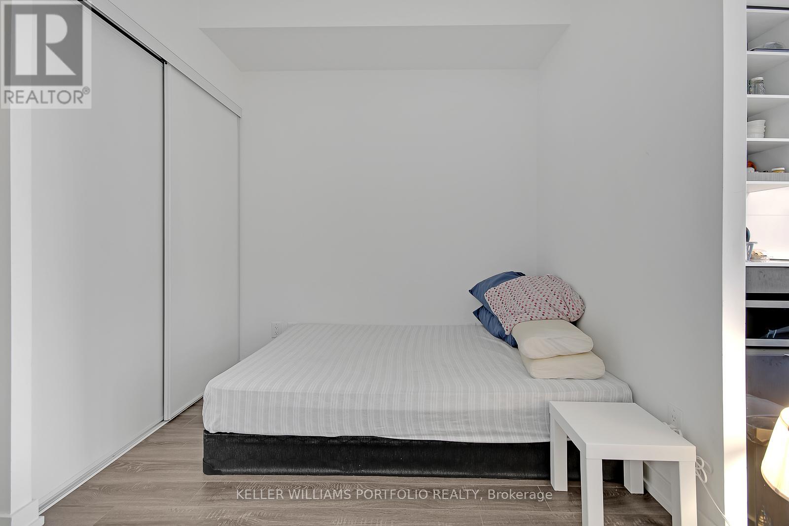 618 - 20 Edward Street, Toronto, Ontario  M5G 0C5 - Photo 6 - C13875586