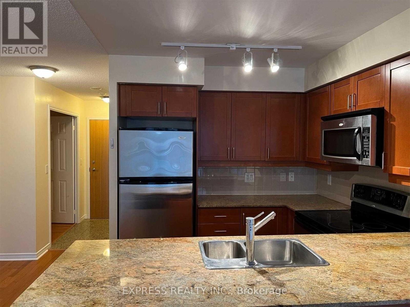 1302 - 736 Spadina Avenue, Toronto, Ontario  M5S 2J6 - Photo 3 - C13875664