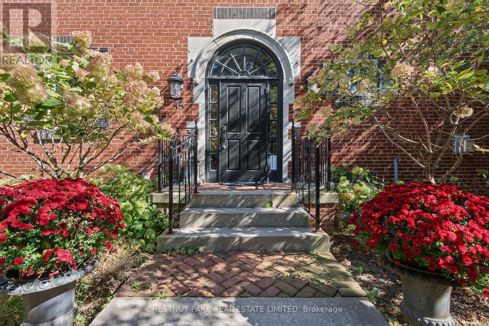 UPPER - 44 GLEN ECHO ROAD