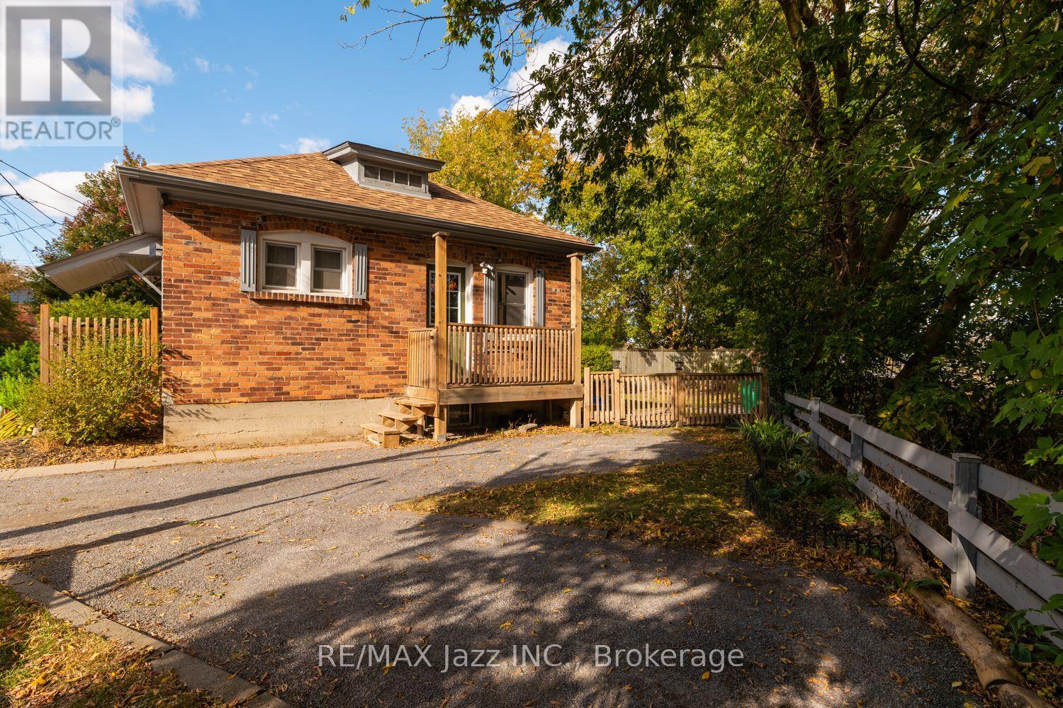 34 Jackson Avenue, Peterborough, Ontario  K9J 5B9 - Photo 3 - X13875478
