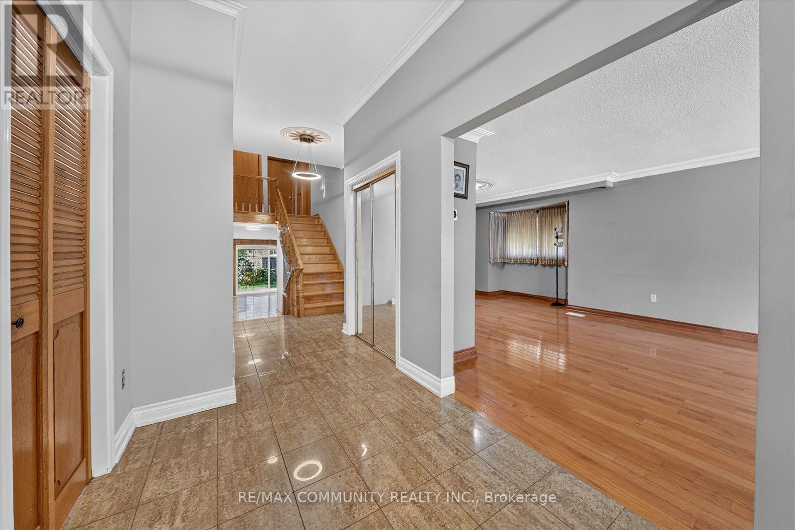 10 Tanya Place, Toronto, Ontario  M1S 1P3 - Photo 6 - E13875418