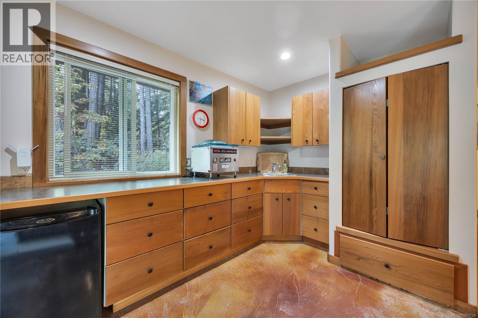 2575 Coho Dr