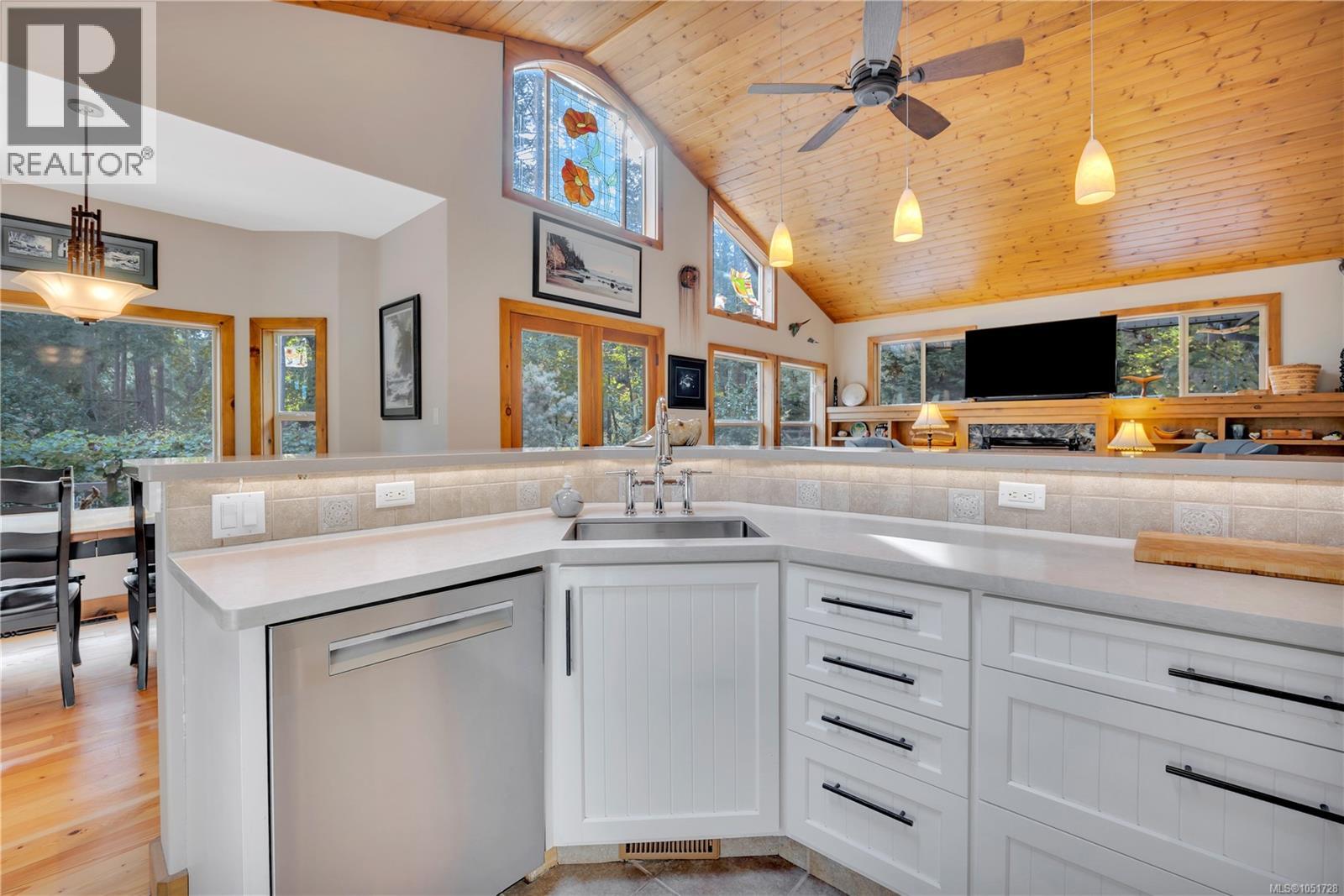 2575 Coho Dr