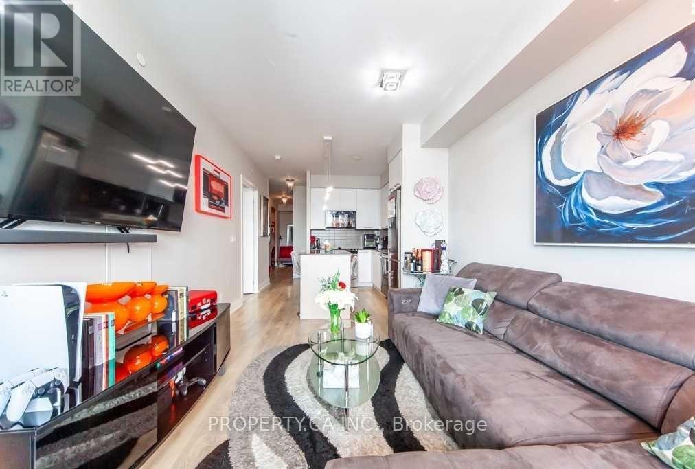 906 - 9471 Yonge Street, Richmond Hill (Observatory), Ontario  L4C 0Z5 - Photo 3 - N13875568