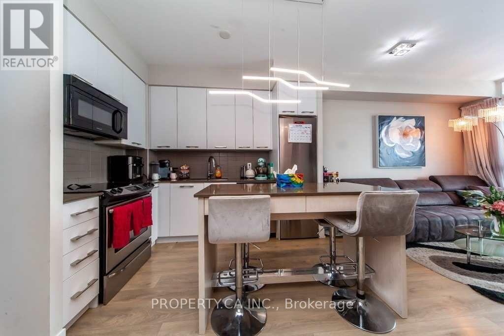 906 - 9471 Yonge Street, Richmond Hill (Observatory), Ontario  L4C 0Z5 - Photo 6 - N13875568