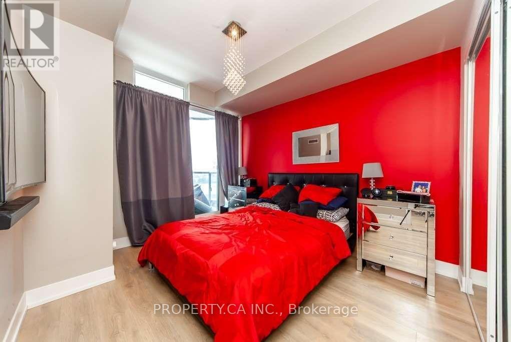 906 - 9471 Yonge Street, Richmond Hill (Observatory), Ontario  L4C 0Z5 - Photo 7 - N13875568