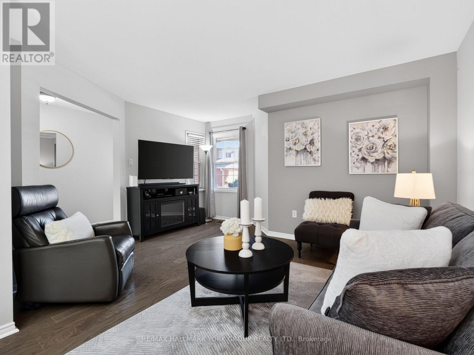 32 - 315 Wilkes Court, Aurora, Ontario  L4G 6G7 - Photo 6 - N13875582