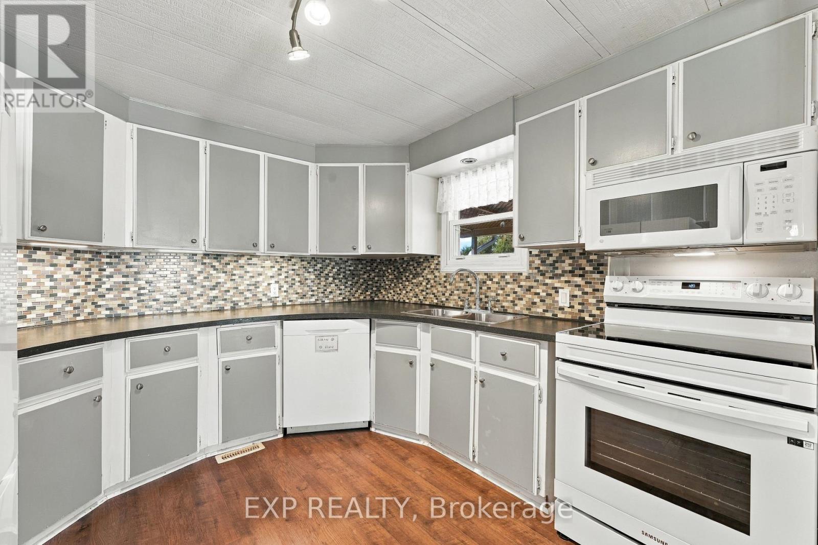 139 Roxanna Drive, Georgina, Ontario  L0E 1R0 - Photo 11 - N13875660
