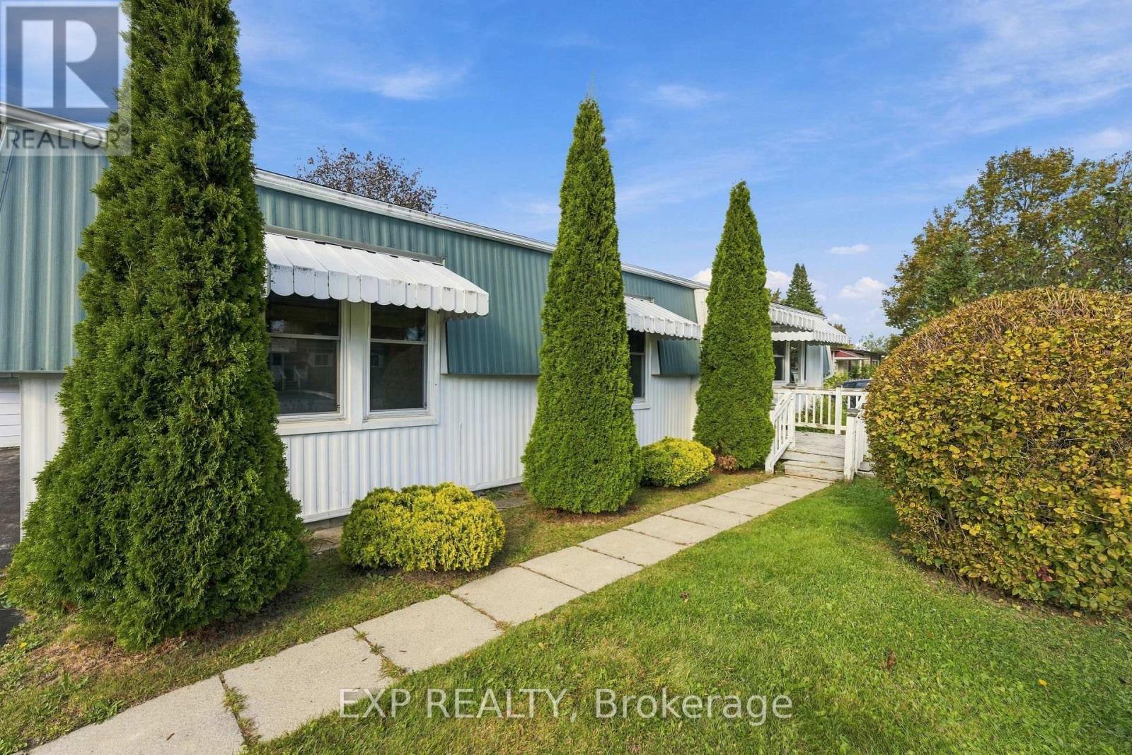 139 Roxanna Drive, Georgina, Ontario  L0E 1R0 - Photo 3 - N13875660