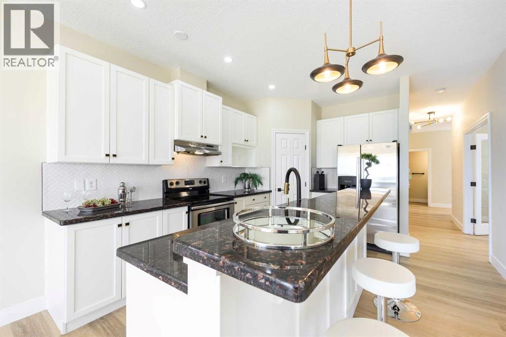 42 Royal Crest Point NW, Calgary, Alberta  T3G 5W5 - Photo 7 - A2350682