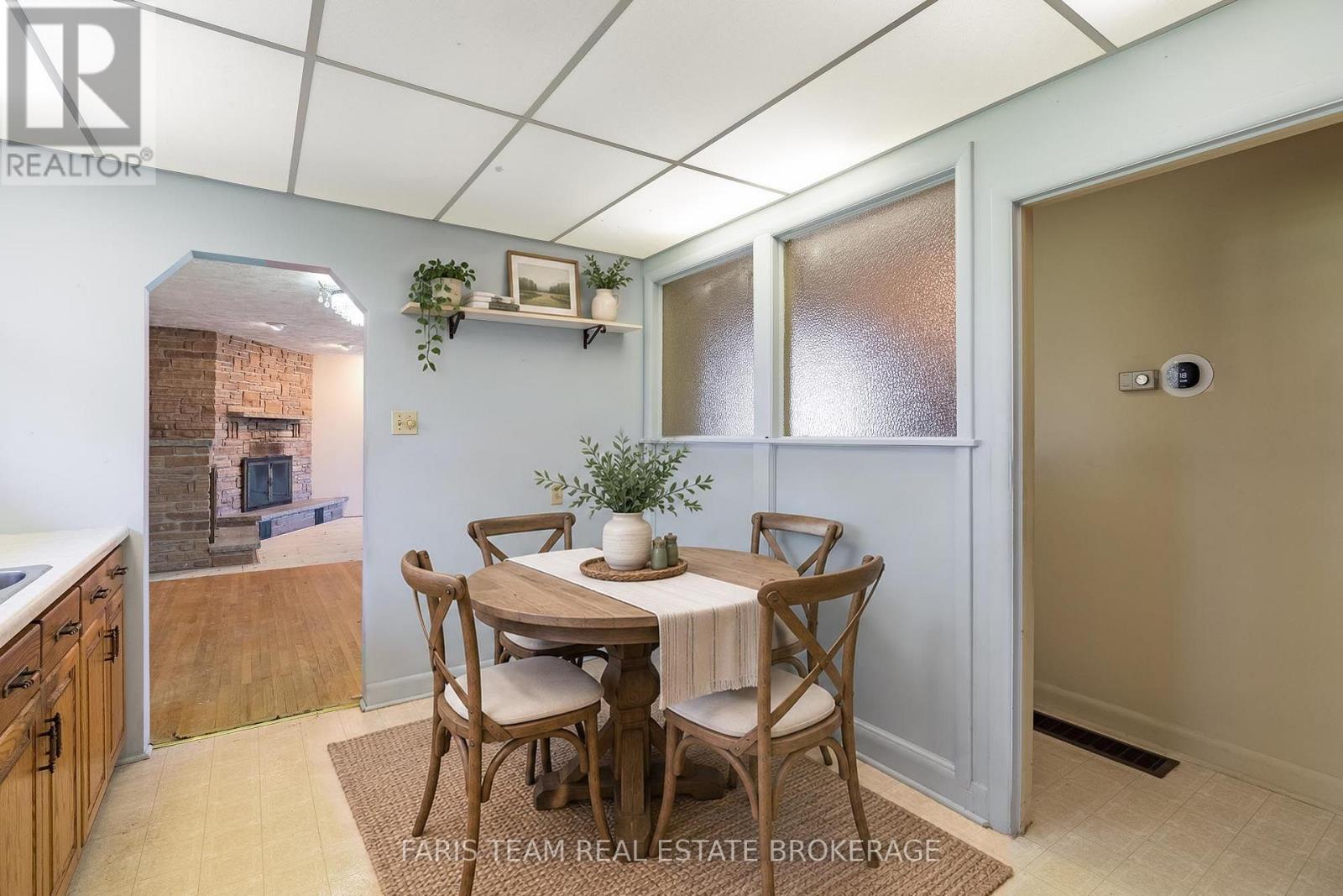 82 Oakley Park Square, Barrie, Ontario  L4M 2K1 - Photo 6 - S13875528