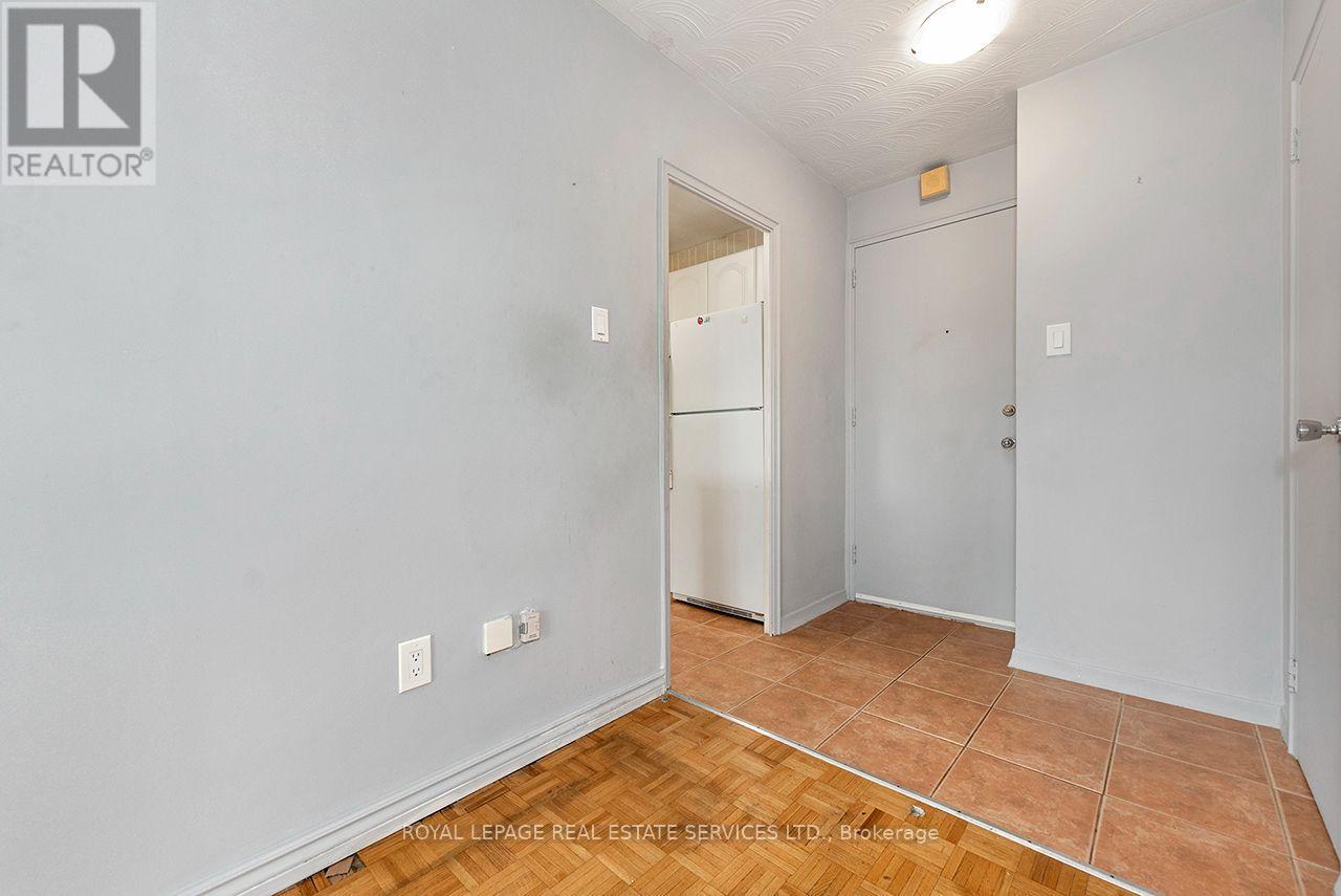 305 - 385 Browns Line, Toronto, Ontario  M8W 3V8 - Photo 3 - W13875410