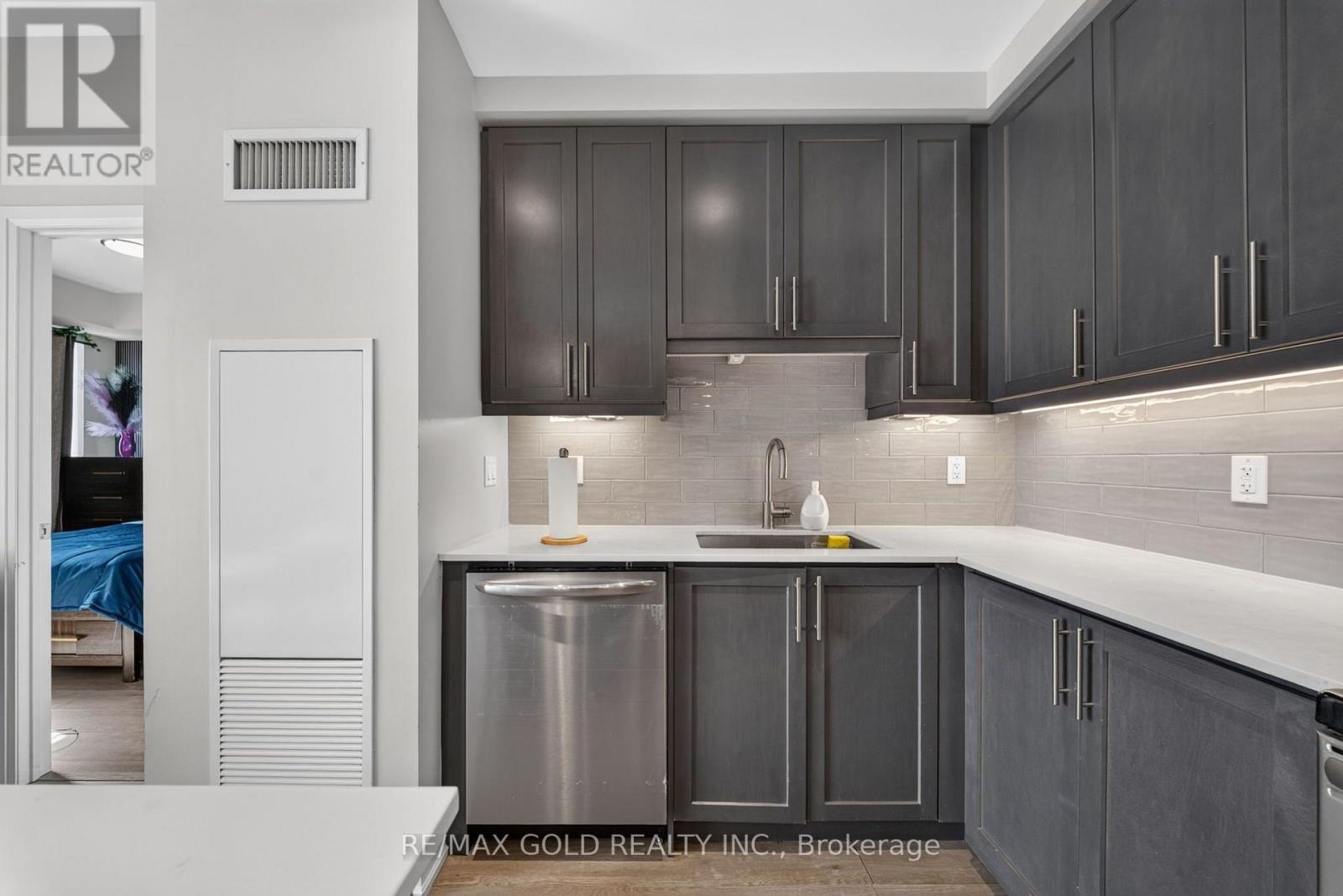 505 - 15 Lynch Street, Brampton, Ontario  L6W 0C7 - Photo 17 - W13875476
