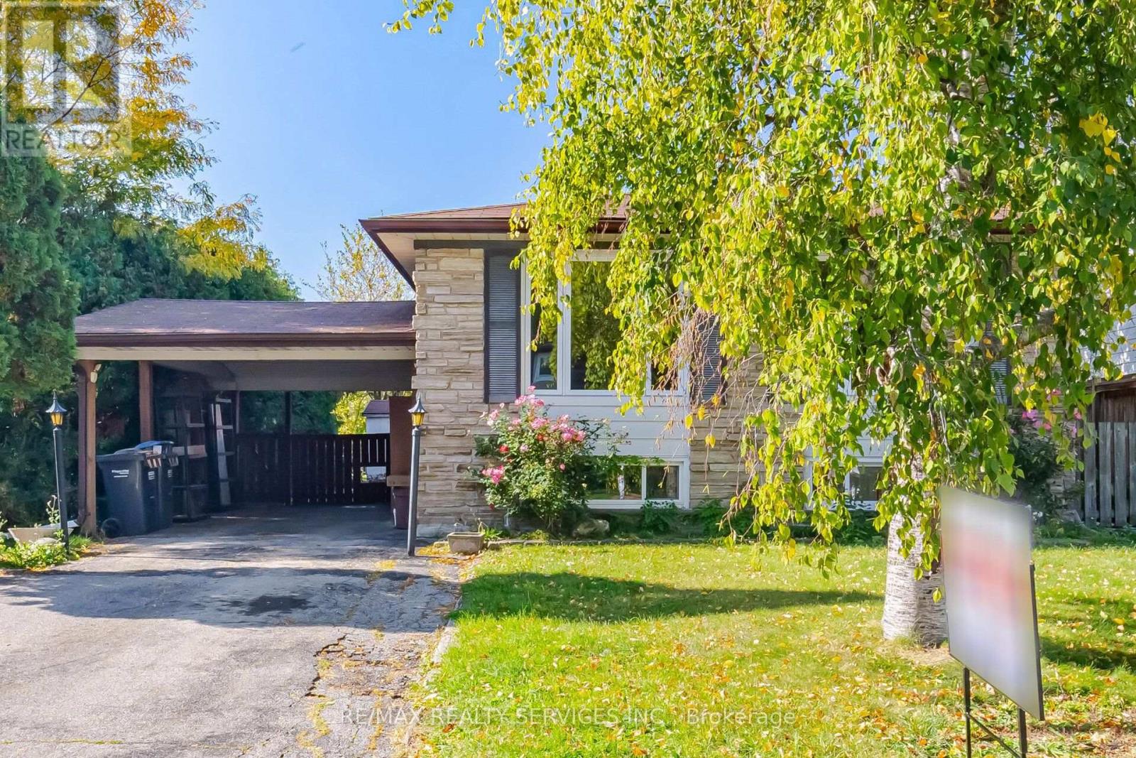 49 Ferndale Crescent, Brampton, Ontario  L6W 1G1 - Photo 1 - W13875498