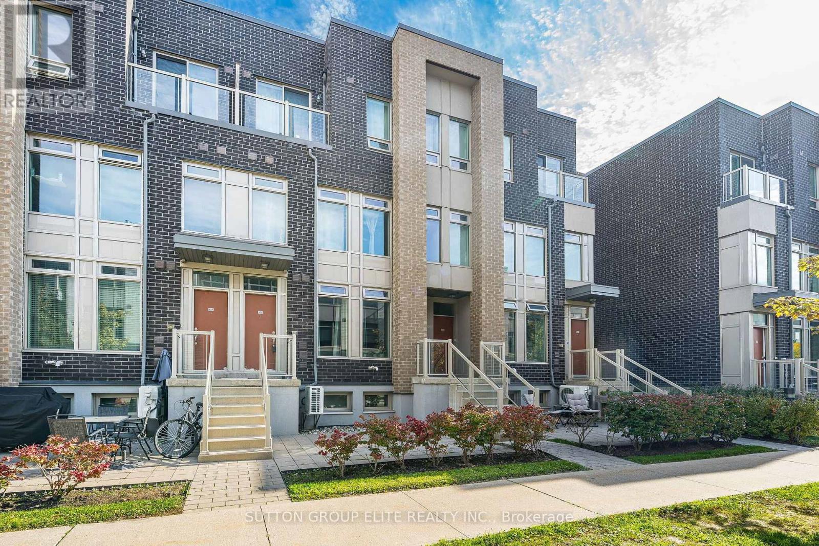 245 - 19 Applewood Lane, Toronto, Ontario  M9C 0C1 - Photo 2 - W13875518