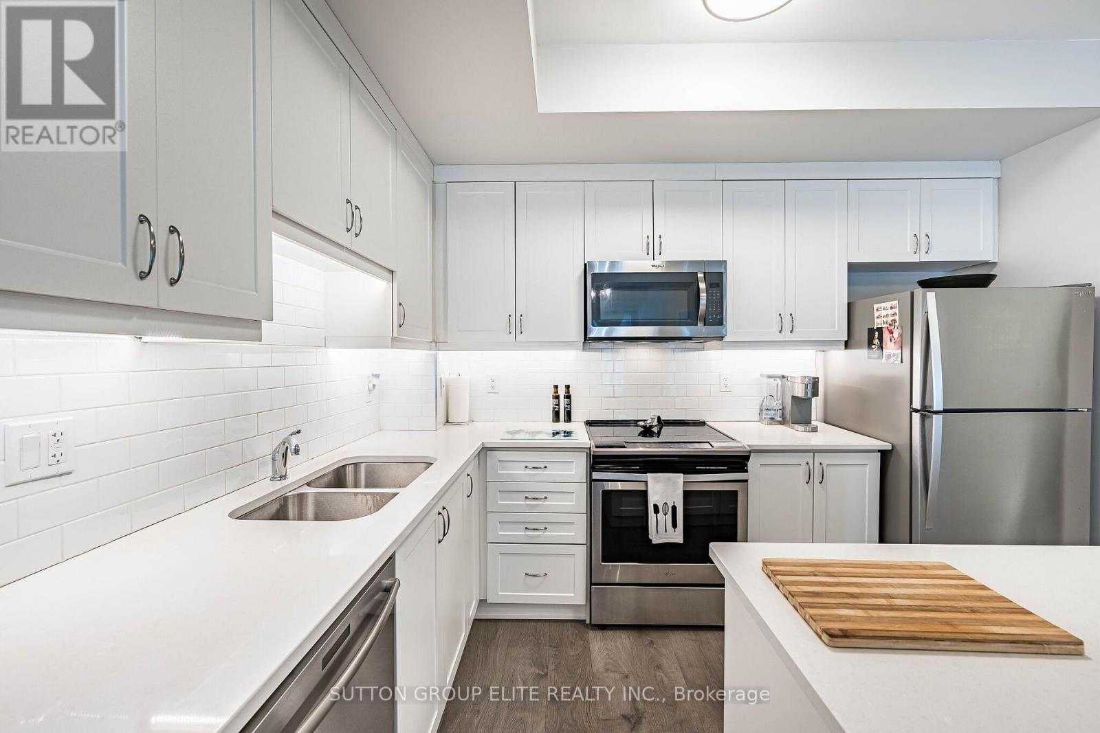 245 - 19 Applewood Lane, Toronto, Ontario  M9C 0C1 - Photo 9 - W13875518