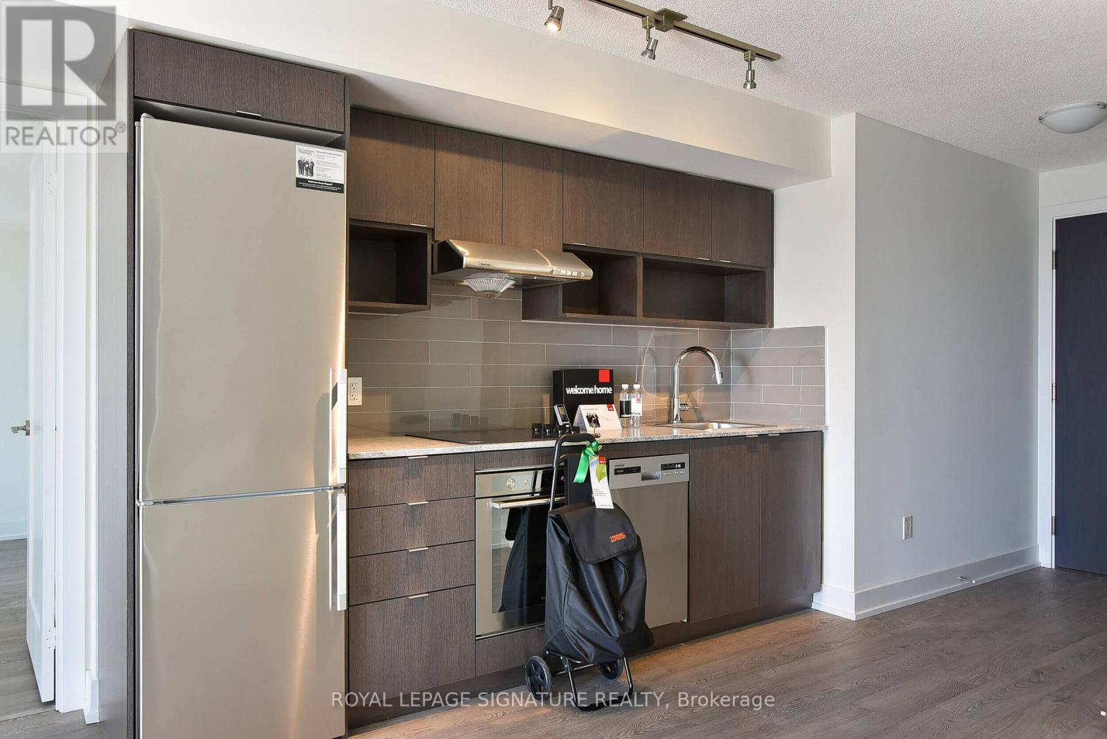 1910 - 7 Mabelle Avenue, Toronto, Ontario  M9A 0C9 - Photo 11 - W13875630
