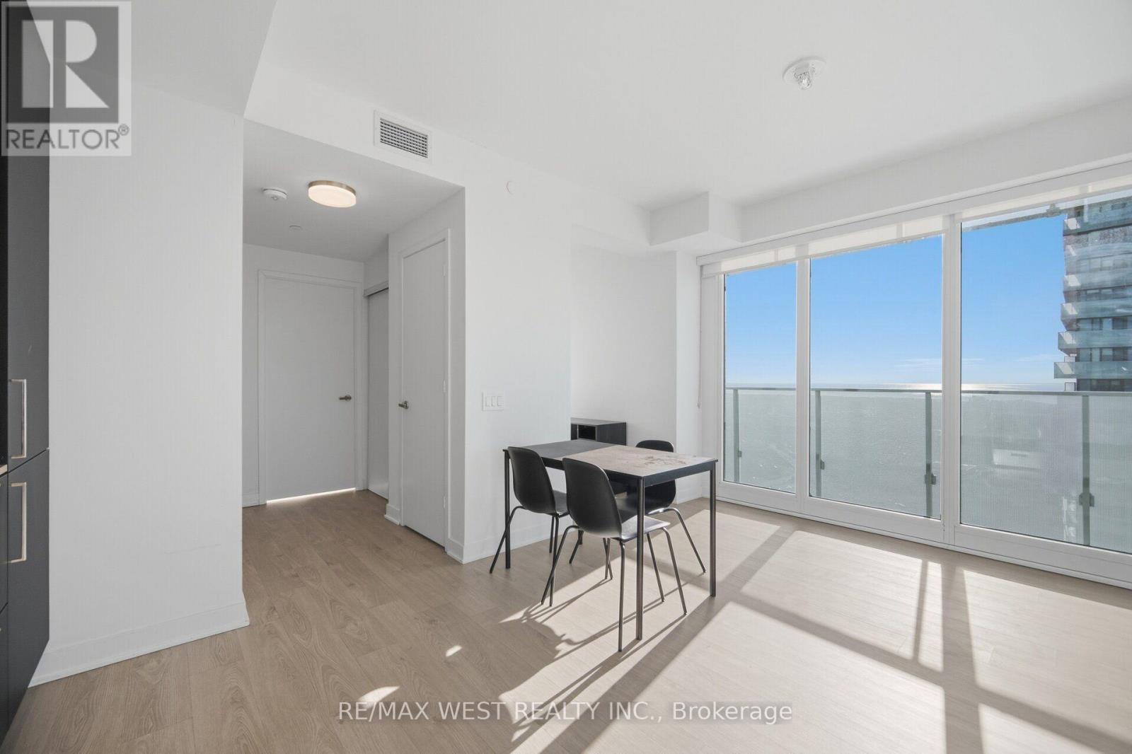 5104 - 3900 Confederation Parkway, Mississauga, Ontario  L5B 0M3 - Photo 12 - W13875634