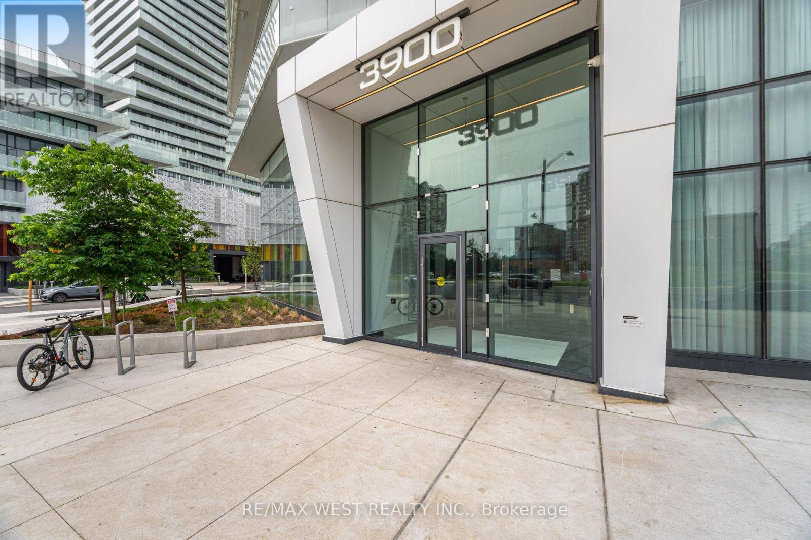 5104 - 3900 Confederation Parkway, Mississauga, Ontario  L5B 0M3 - Photo 2 - W13875634
