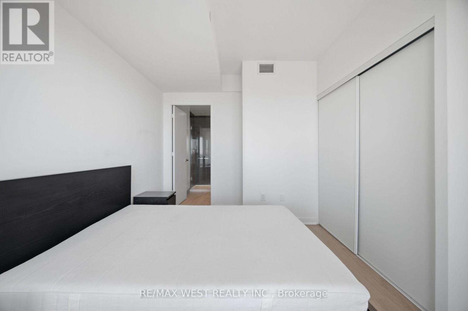 5104 - 3900 Confederation Parkway, Mississauga, Ontario  L5B 0M3 - Photo 21 - W13875634
