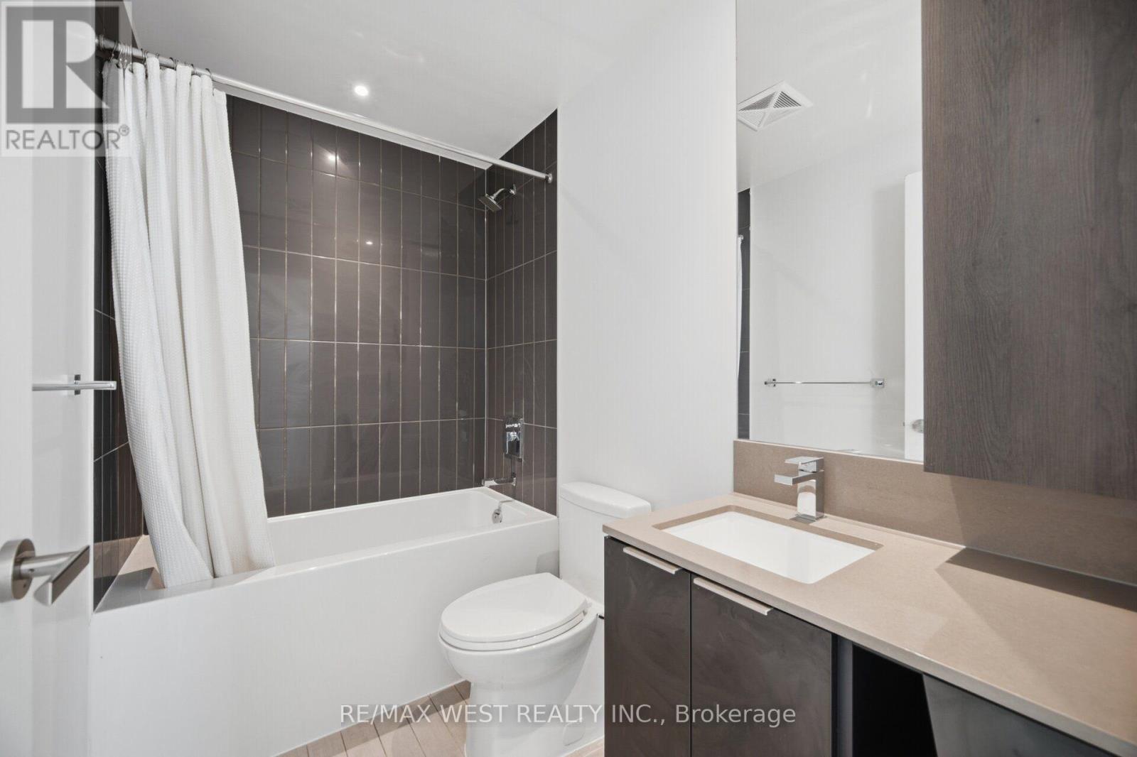 5104 - 3900 Confederation Parkway, Mississauga, Ontario  L5B 0M3 - Photo 28 - W13875634