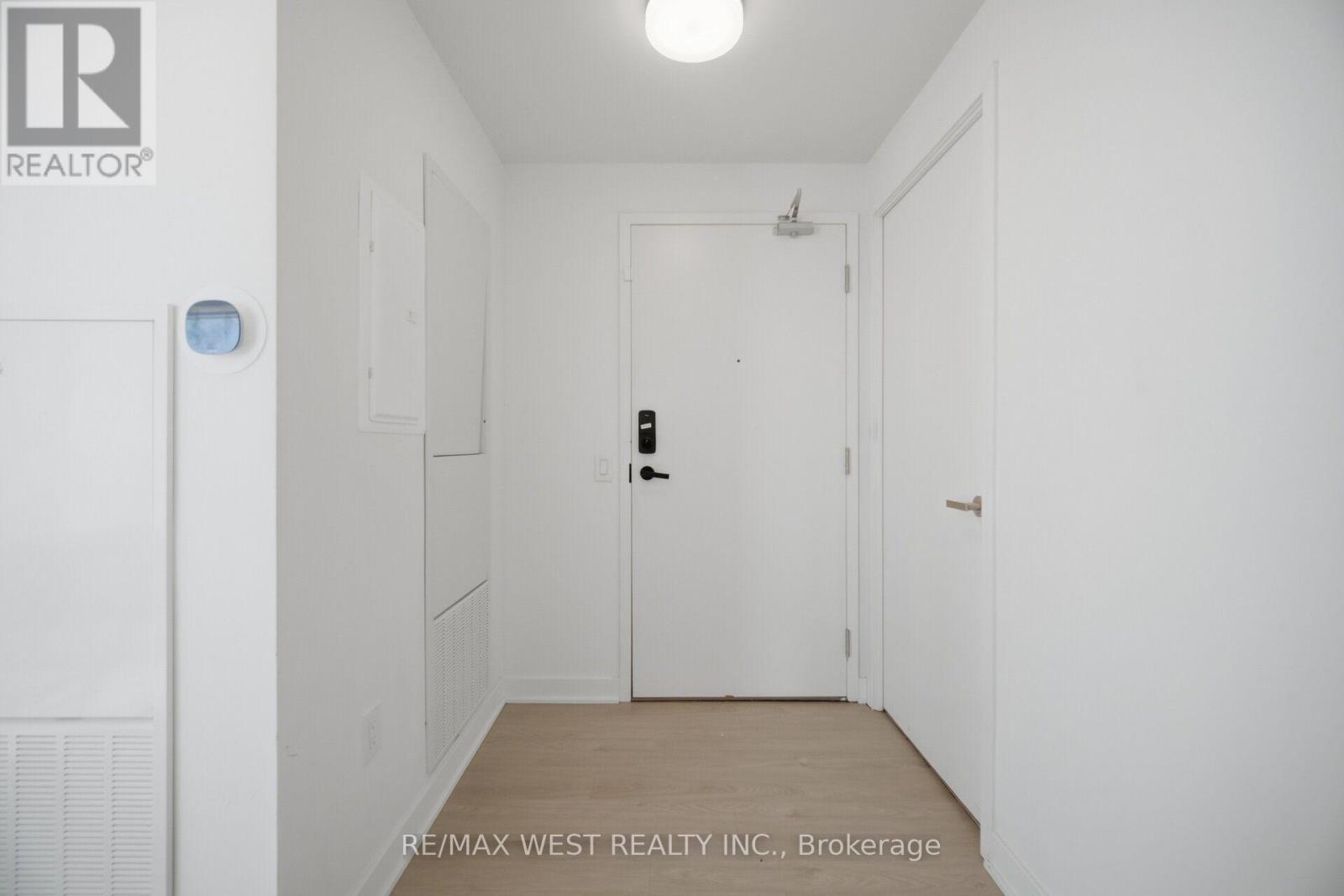 5104 - 3900 Confederation Parkway, Mississauga, Ontario  L5B 0M3 - Photo 6 - W13875634